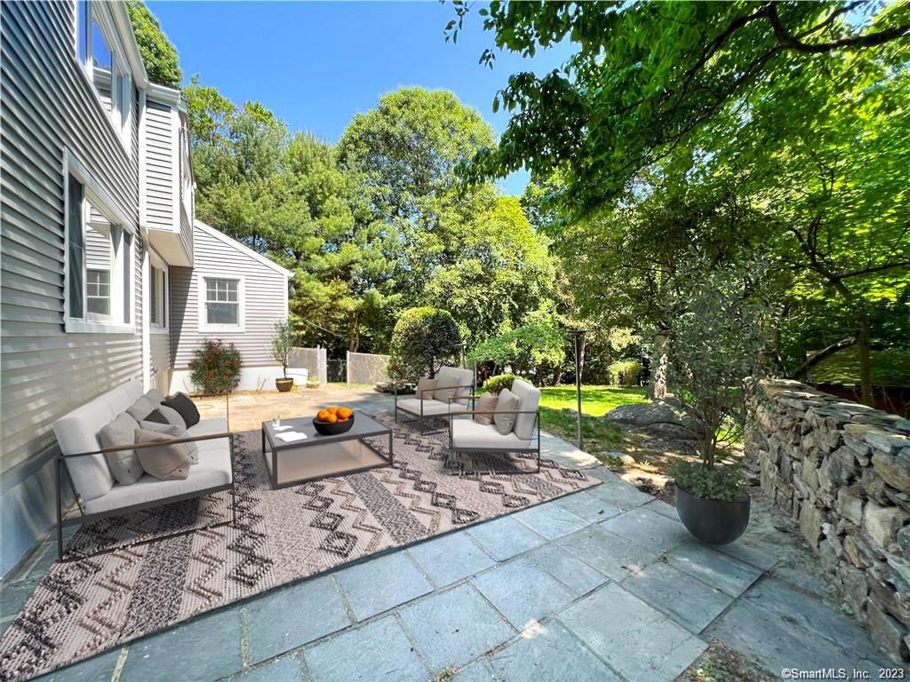 23 Apple Tree Lane, Stamford, Connecticut photo 1