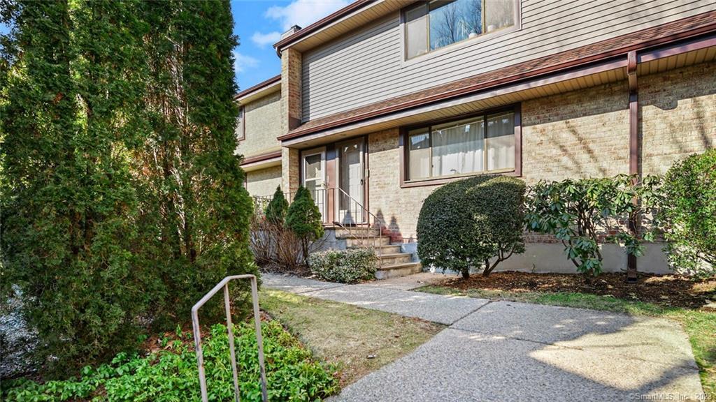 2437 Bedford Street, Unit C16 — exterior photo