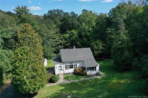 10 Spruce Hill Road