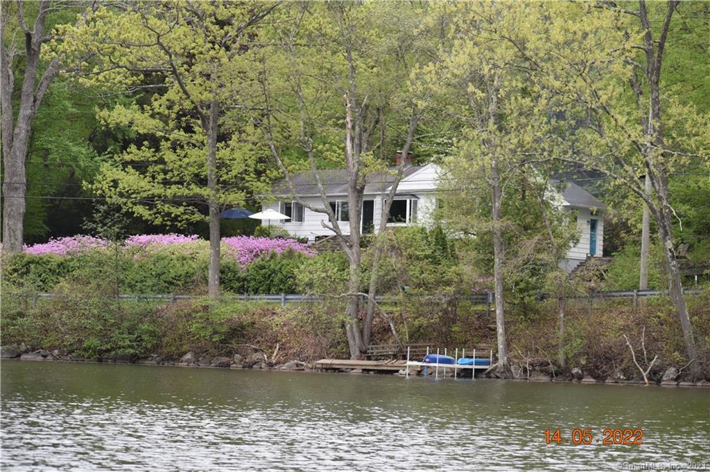 88 Taunton Lake Road — exterior photo