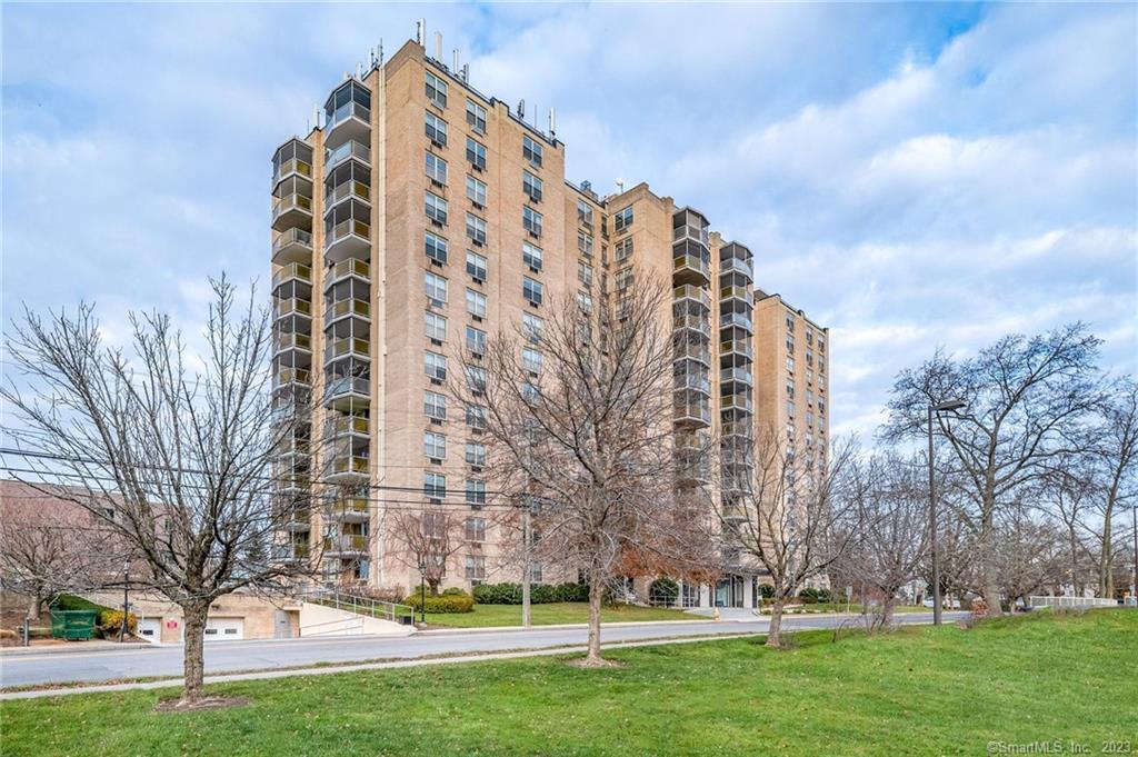 1 Strawberry Hill Court, Unit 9A — exterior photo