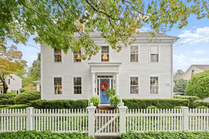 Single Family For Sale at address 33 Old Boston Post Road