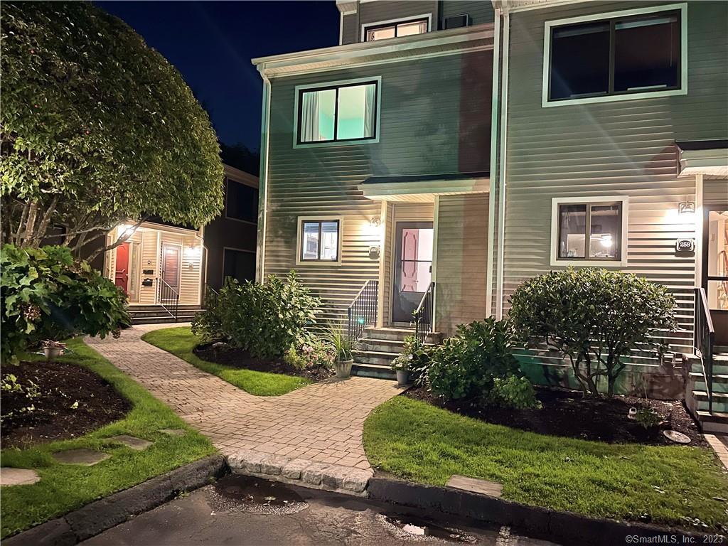 260 Melody Lane, Unit 260 — exterior photo