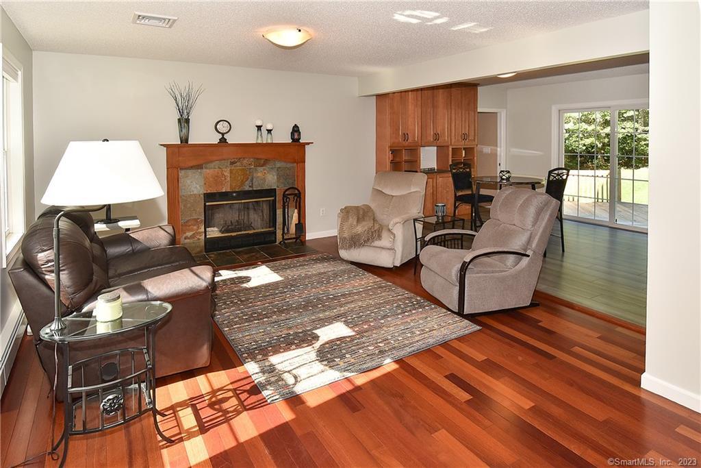 318 Old Post Road, Tolland, CT 06084 - Thumbnail 2