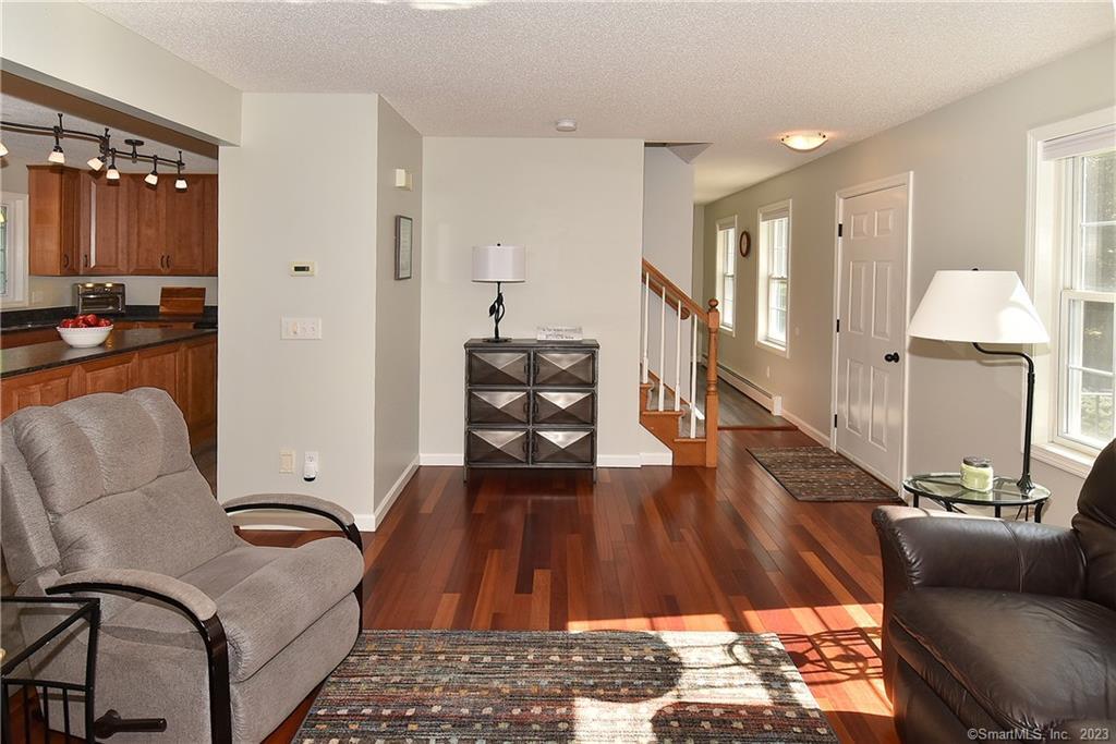 318 Old Post Road, Tolland, CT 06084 - Thumbnail 4