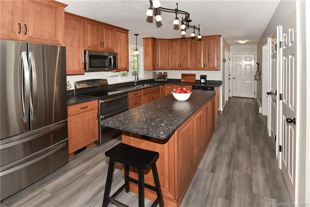 318 Old Post Road, Tolland, CT 06084 - Thumbnail 9