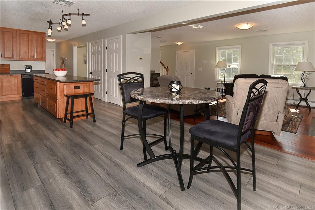 318 Old Post Road, Tolland, CT 06084 - Thumbnail 11