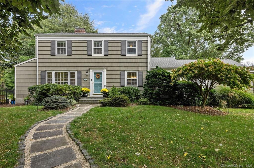 24 Salt Box Lane — exterior photo