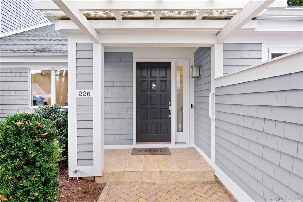 226 Lansdowne, Unit 226 — exterior photo