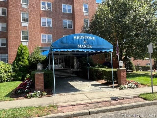 39 Glenbrook Road, Unit 1N — exterior photo