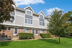 25 Cottage Street, Unit 205