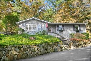 17 Overbrook Lane