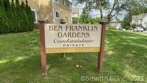 135 Flax Hill Road, Unit 28