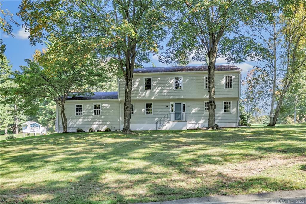 12 River Oaks Road — exterior photo