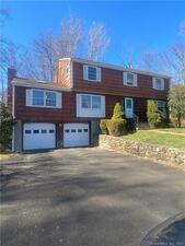 17 Lily Circle