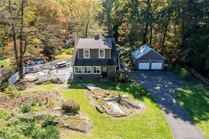 753 Den Road