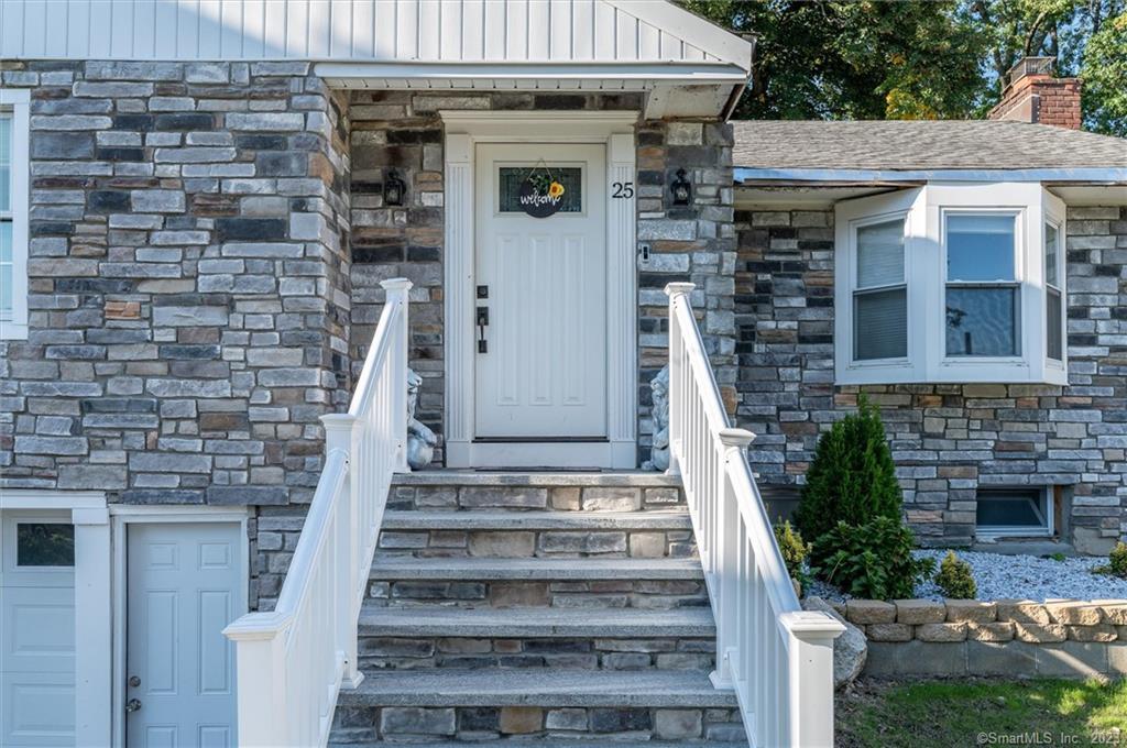 25 Penzance Road — exterior photo