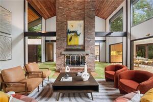 115 Pequot Lane