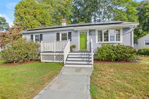 14 Greenbriar Circle