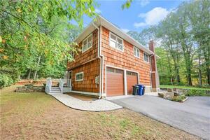 16 Red Oak Lane