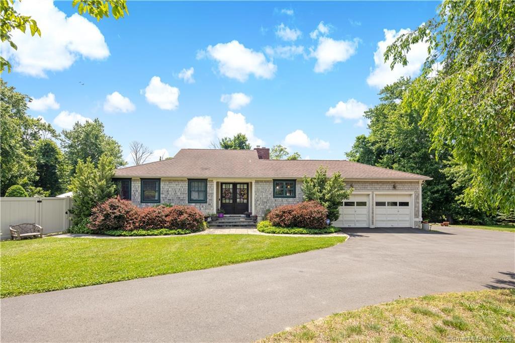 25 Spruce Drive — exterior photo