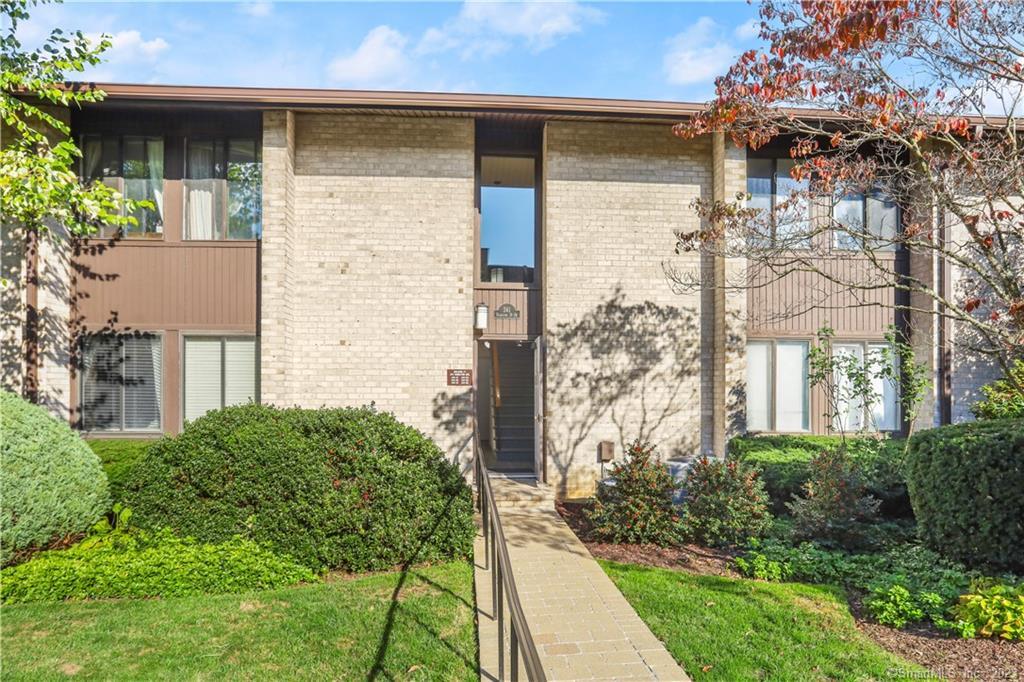 241 Hamilton Avenue, Unit 23 — exterior photo
