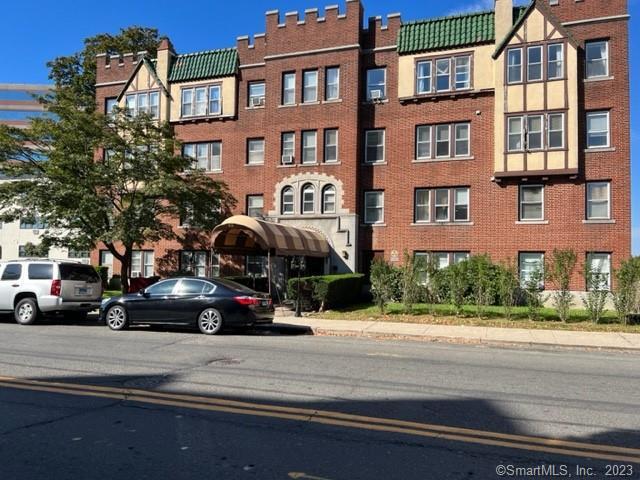 22 Glenbrook Road, Unit 209 — exterior photo
