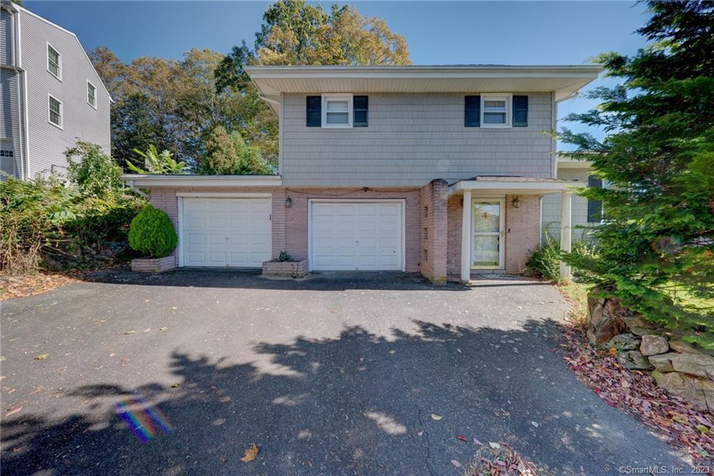 4 Twitchgrass Road — exterior photo