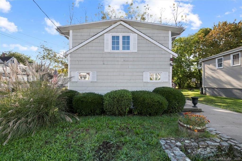 152 White Street West Haven CT