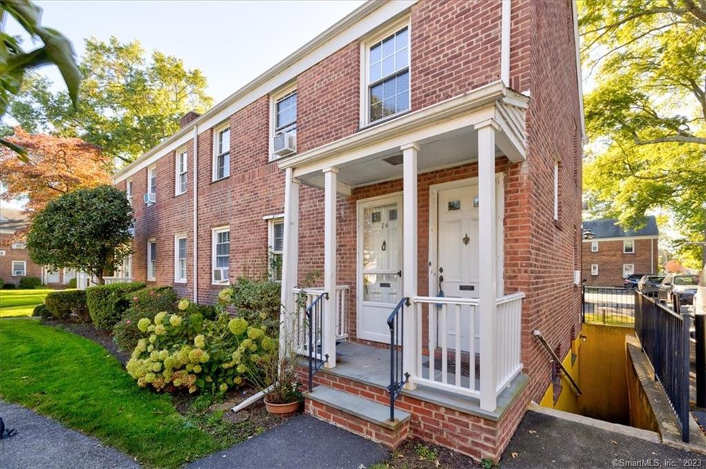 2475 Summer Street, Unit 1P — exterior photo