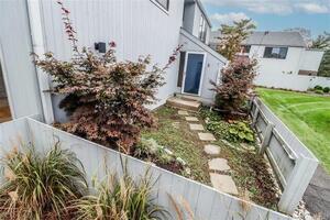 8 Cypress Lane, Unit 8