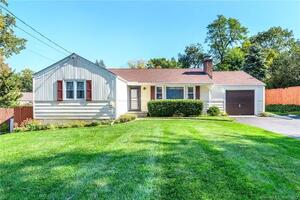 7 Powder Horn Road