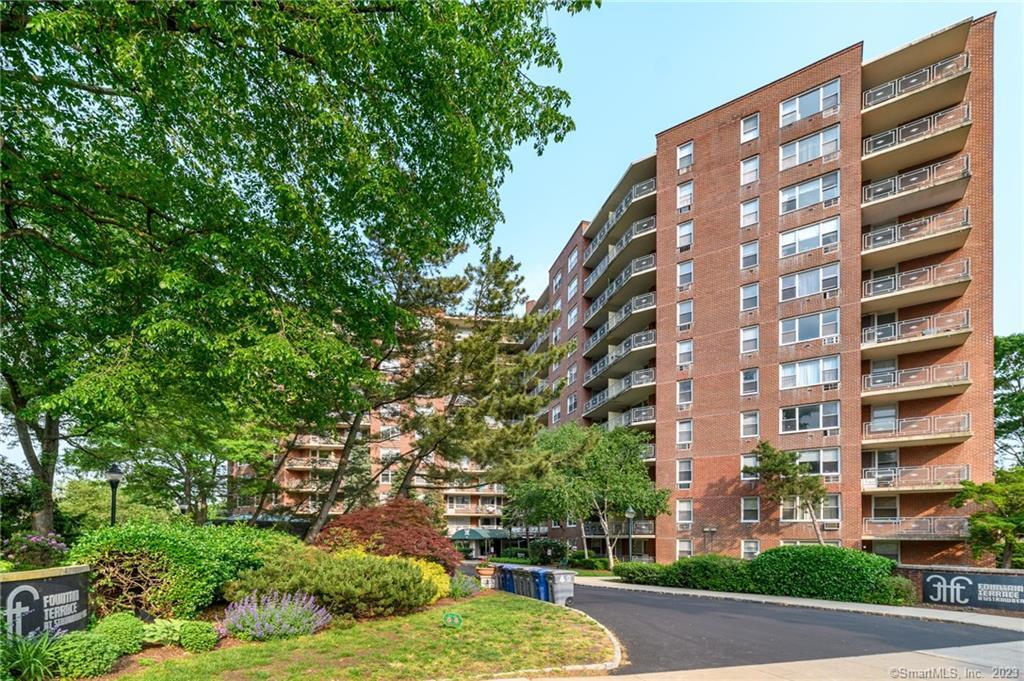 71 Strawberry Hill Avenue, Unit 614 — exterior photo
