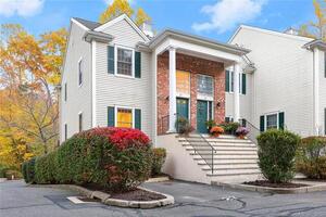 570 Danbury Road, Unit 27