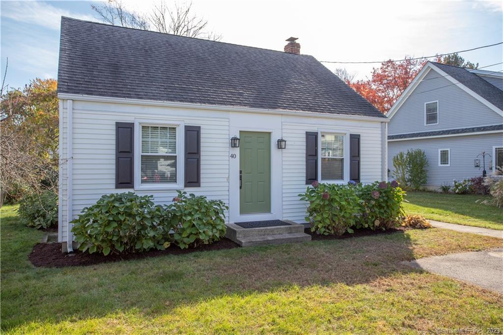 Single Family For Sale at address 40 Elmwood Street