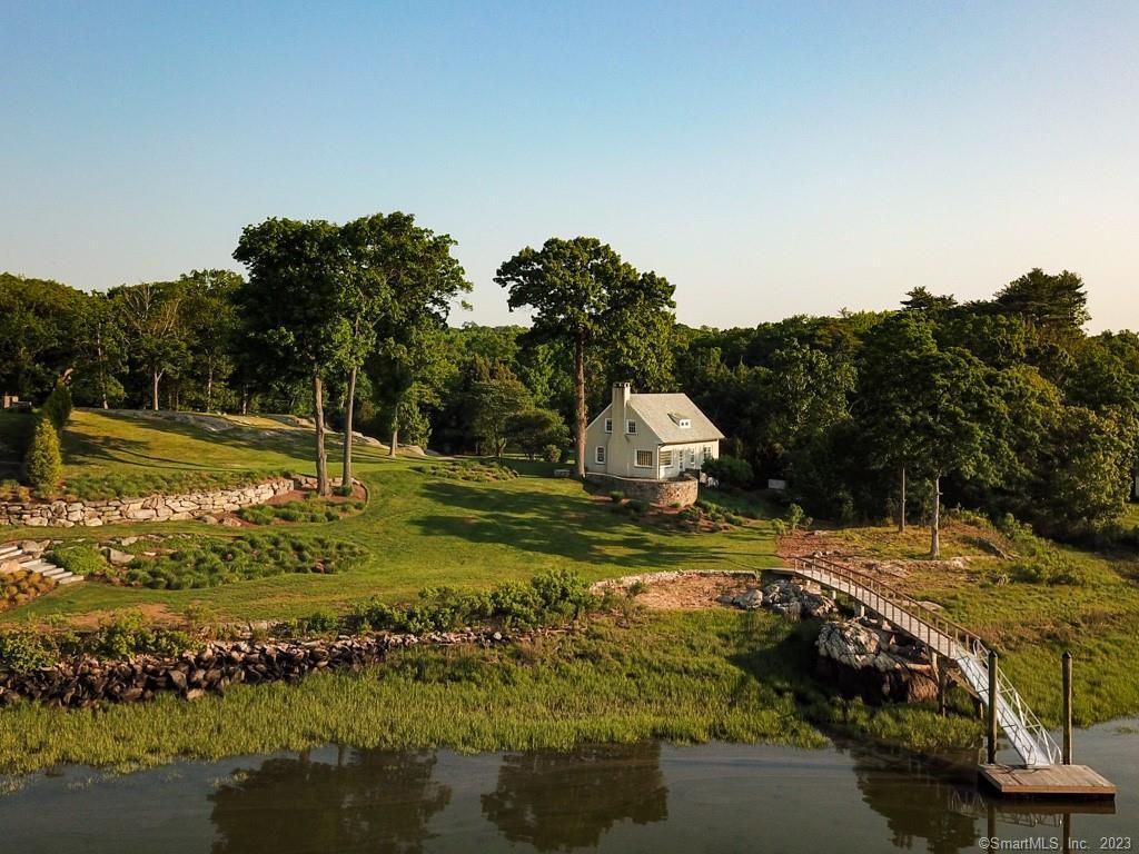 21 Tokeneke Darien CT 06820 Active