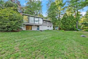 9 Wayfaring Road