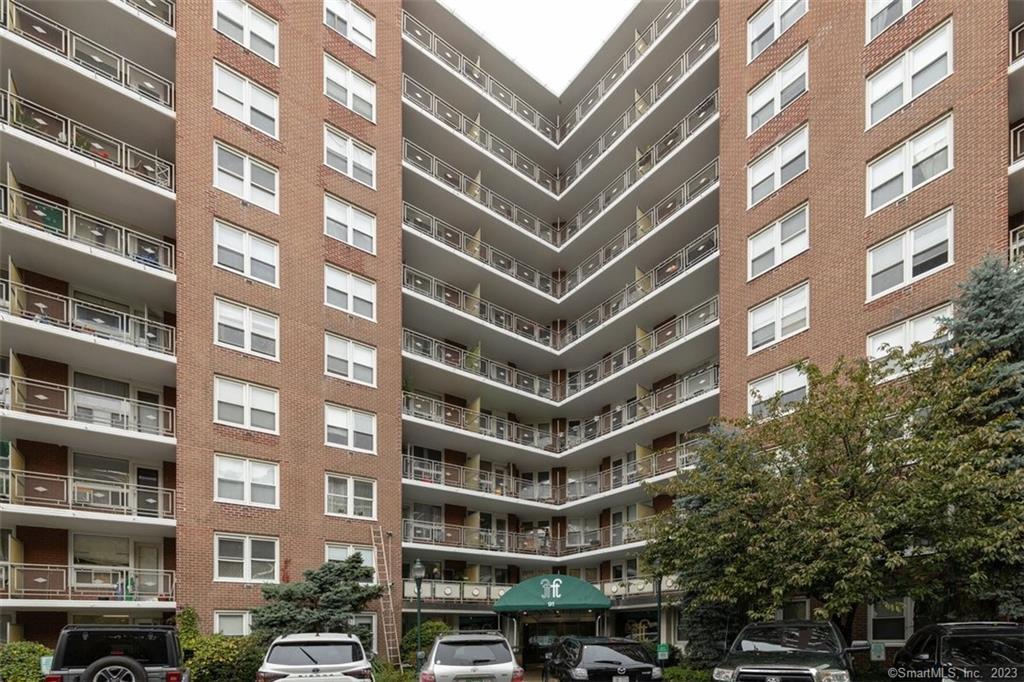 91 Strawberry Hill Avenue, Unit 123 — exterior photo