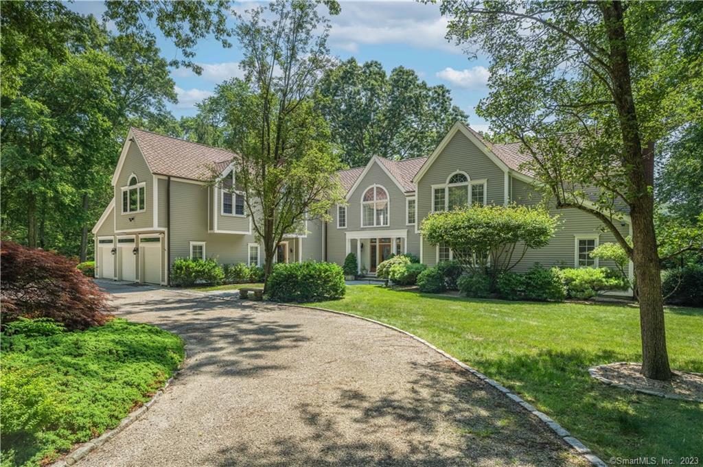 Single Family For Sale at address 10 Longacre Lane