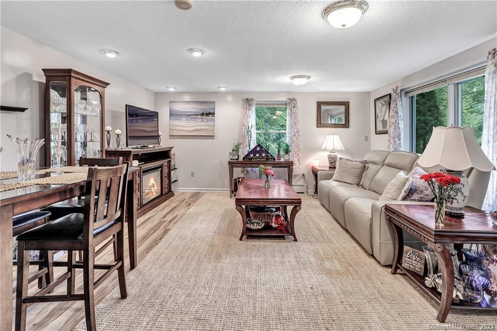 1722 Bartholomew Middletown CT 06457 Active