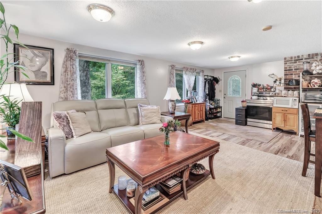 1722 Bartholomew Middletown CT 06457 Active