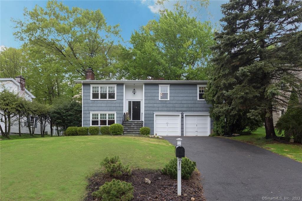 9 Windsor Lane — exterior photo