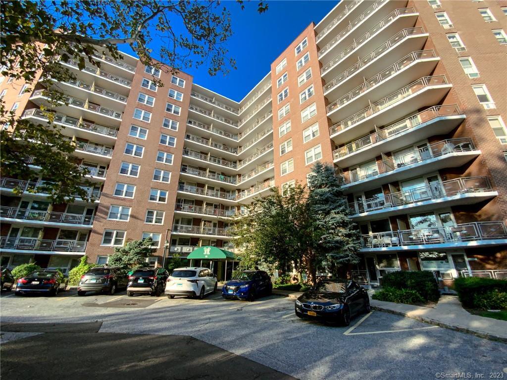 91 Strawberry Hill Avenue, Unit 223 — exterior photo