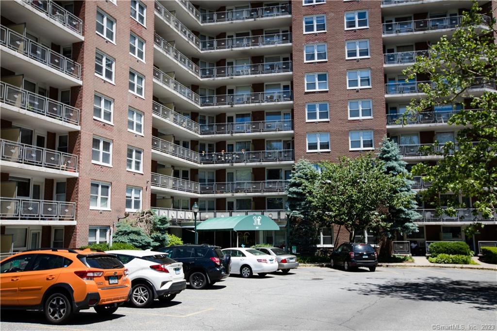 91 Strawberry Hill Avenue, Unit 440 — exterior photo
