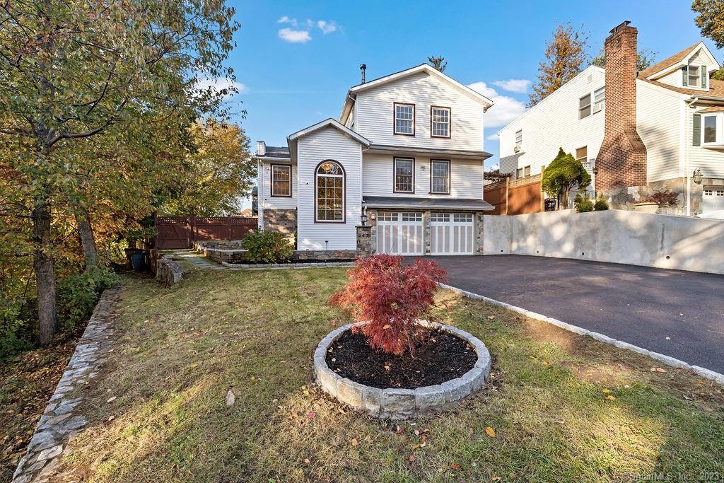 47 Uncas Road — exterior photo