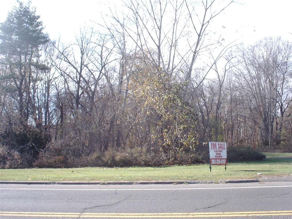 LEVEL COMMERCIAL LOT WITH CITY WATER AND SEWER AVAILABLE IN THE STREET. REAR CORNER HAS RIGHT OF WAY