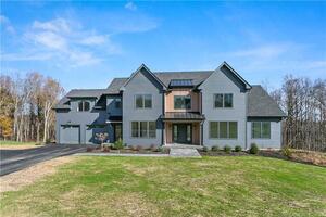 12 Holly Lane