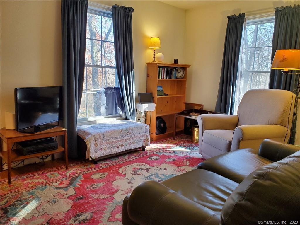 Oxford, Connecticut, 4 Bedrooms Bedrooms, 8 Rooms Rooms,3 BathroomsBathrooms,Single Family For Sale,For Sale,Sarah,0A10BA5EE5FFED9CE0631401100AA2