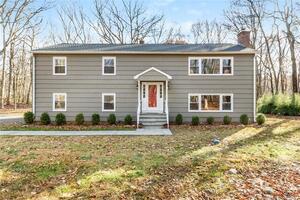 67 Scarlet Oak Drive