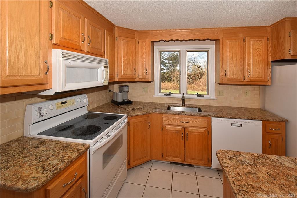 18 Cardinal Way, South Windsor, CT 06074 - Thumbnail 15